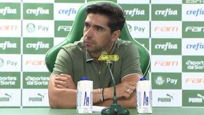 Abel Ferreira atira a jornalista: «Sei que todos vocês gostavam de estar aqui sentados, mas têm de estudar»