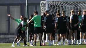 Calduços para Quenda e foco para todos: as imagens do treino do Sporting na véspera da Champions