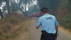 Várias estradas cortadas em Aveiro, Coimbra, Viseu, Vila Real, Braga e Porto devido aos incêndios