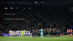 «Heróis sem capa. Obrigado, soldados da paz»: claque do Sporting agradece trabalho dos bombeiros