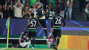 Zeno Debast estreou-se a marcar como jogador sénior... e logo com um golaço!