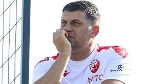 Treinador do Estrela Vermelha não acredita em crise no Benfica: «Há uma nova energia»