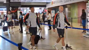 Aursnes 'reforça' Benfica antes da Champions: as imagens da partida dos encarnados para a Sérvia