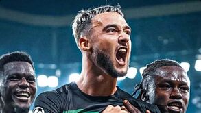 Debast radiante com estreia absoluta a marcar: «Guardei o golo para as noites mais mágicas»