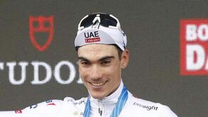 Juan Ayuso vence 'crono' da Volta ao Luxemburgo e Van der Poel recupera liderança