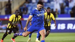 A crónica do Al Hilal-Al Ittihad, 3-1: Jorge Jesus dá murro na mesa