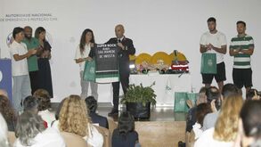 Comitiva do Sporting visitou a sede da Proteção Civil: leões ajudam duas corporações de bombeiros