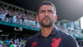 Lucho González a caminho do Athletico Paranaense