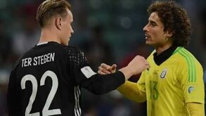 Memo Ochoa apoia amigo Ter Stegen