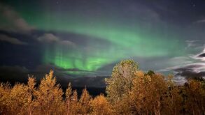 Parece montagem... mas é real: FC Porto 'recebido' na Noruega por aurora boreal