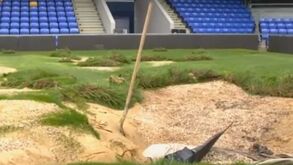 Impressionante: estádio do Wimbledon ficou com buraco no relvado e diretor pensou que imagens eram falsas