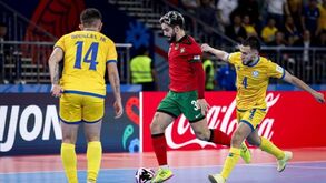 A crónica do Portugal-Cazaquistão, 1-2: Balde de água gelada a 14 segundos do fim