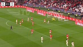 Félix Correia colocou o Gil a vencer na Luz: grande passe de Fujimoto e defesa do Benfica a facilitar