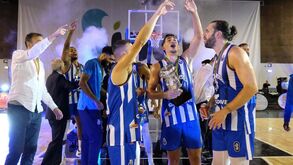 Benfica-FC Porto, 93-97: Coração de dragão vale Supertaça