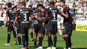 Varzim agradece erros da Sanjoanense para triunfar (3-0)