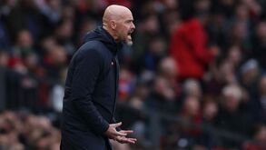 Gary Neville nem queria acreditar na exibição do Manchester United: «Horrível, deplorável e nojenta»