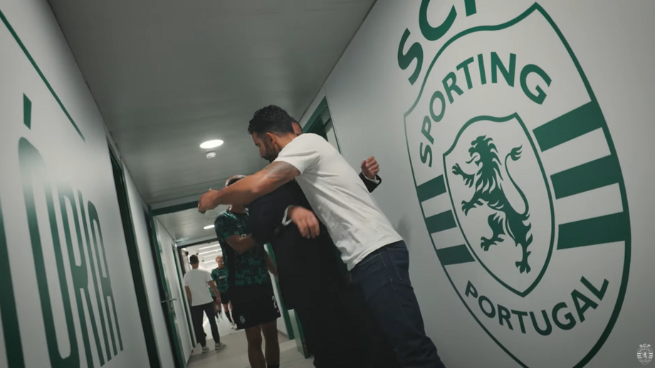 Com imagens da sessão fotográfica para a UEFA e da oficialização de Maxi Araújo