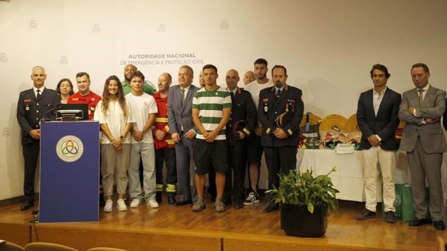 Camisola 8 dos leões juntou-se a Gonçalo Inácio, Rita Fontemanha, Jorge Fonseca e Rodrigo Viola na ajuda a duas corporações de bombeiros