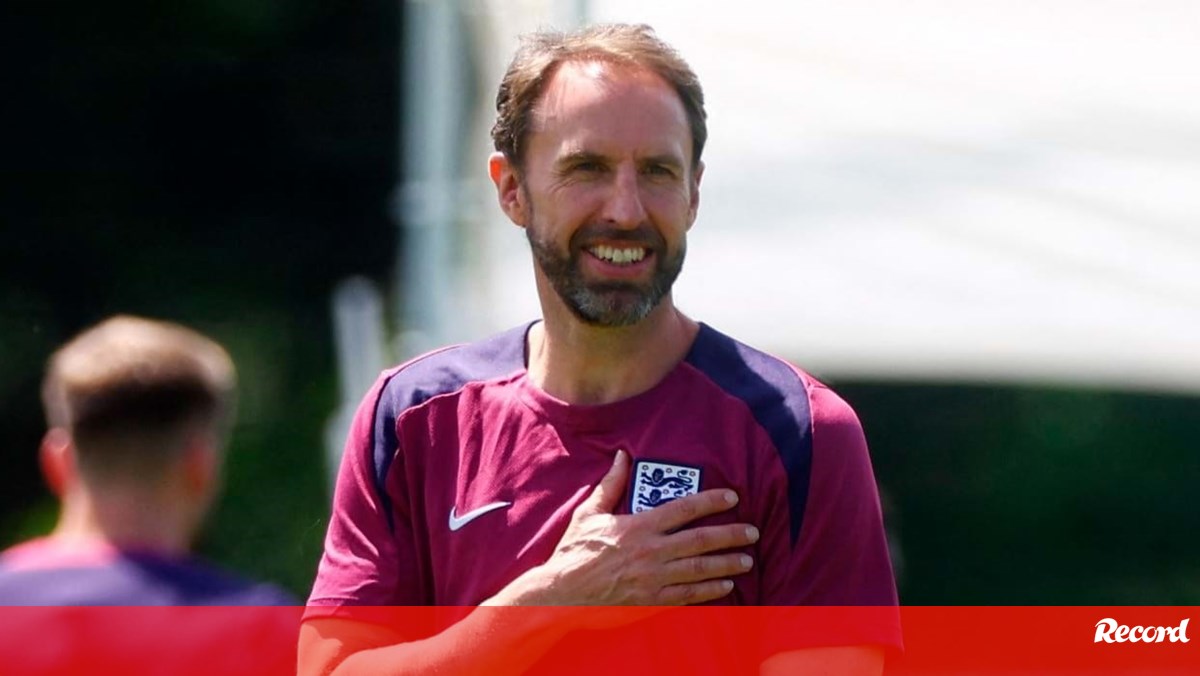 Joe Cole sem dúvidas: «Se Ten Hag sair... entra Southgate»