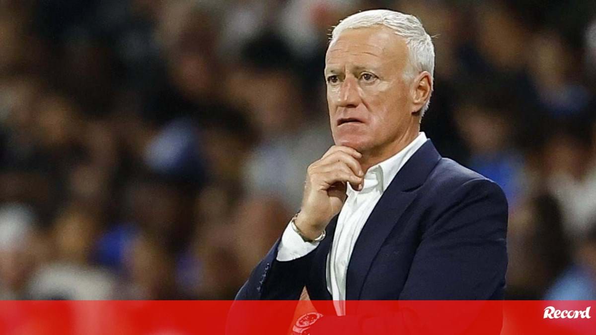 Didier Deschamps divulga lista de convocados da França com ausências de peso