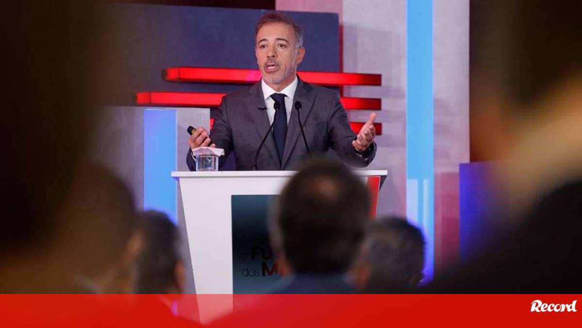 Governo está a negociar a possibilidade de chegar aos 100% na Lusa