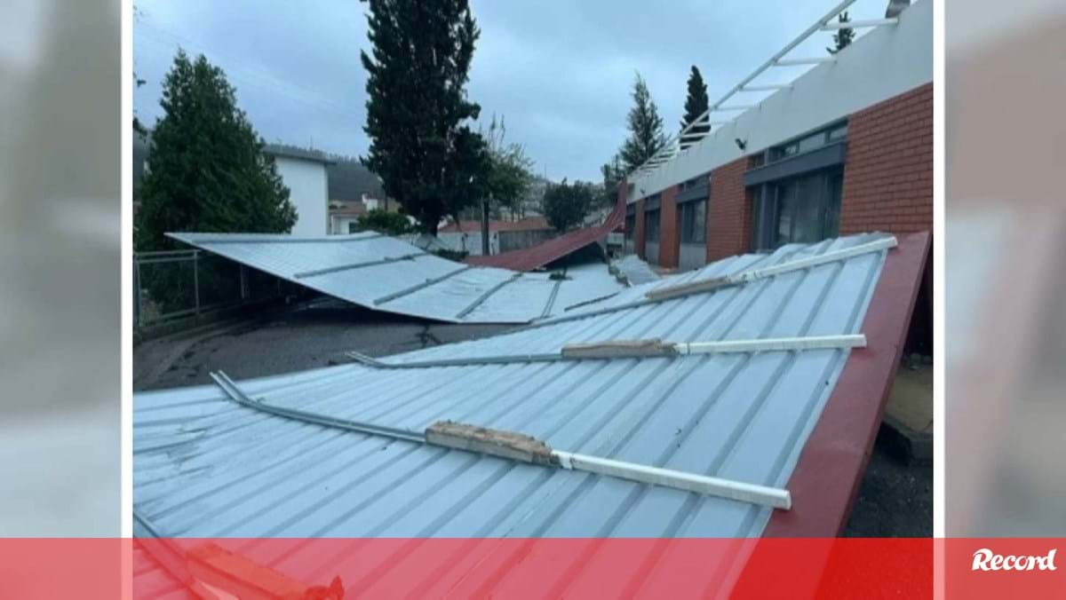 Teto de escola básica em Paredes voa devido ao mau tempo