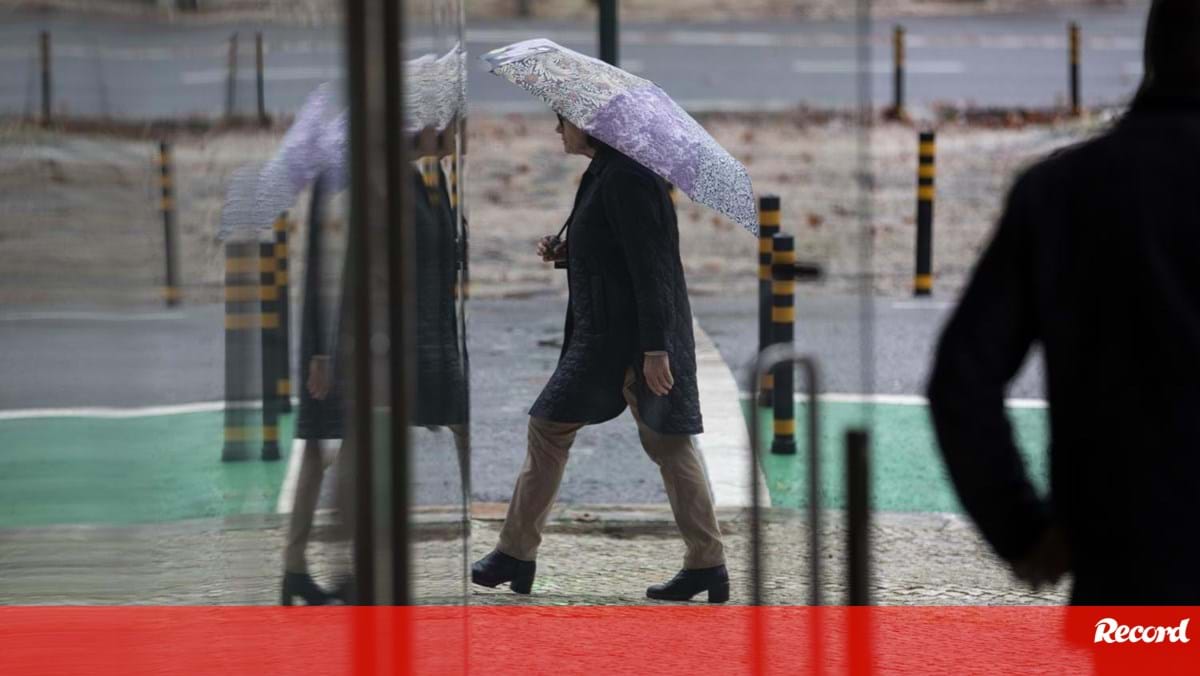 Tempestade Berenice afeta centro e sul de Portugal com chuva forte