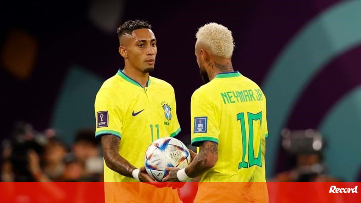 Raphinha defende Neymar: «Quem o critica não entende nada de futebol»