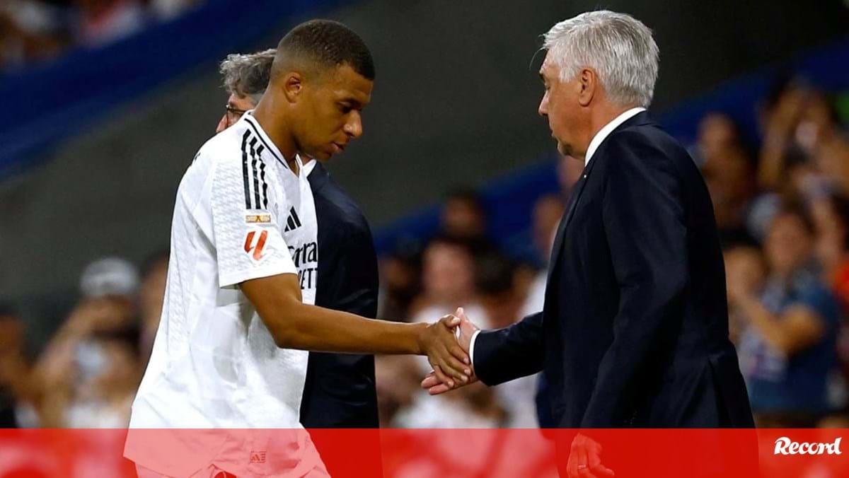 Ancelotti quebra silêncio sobre Mbappé: «Não tenho uma agência de viagens...»