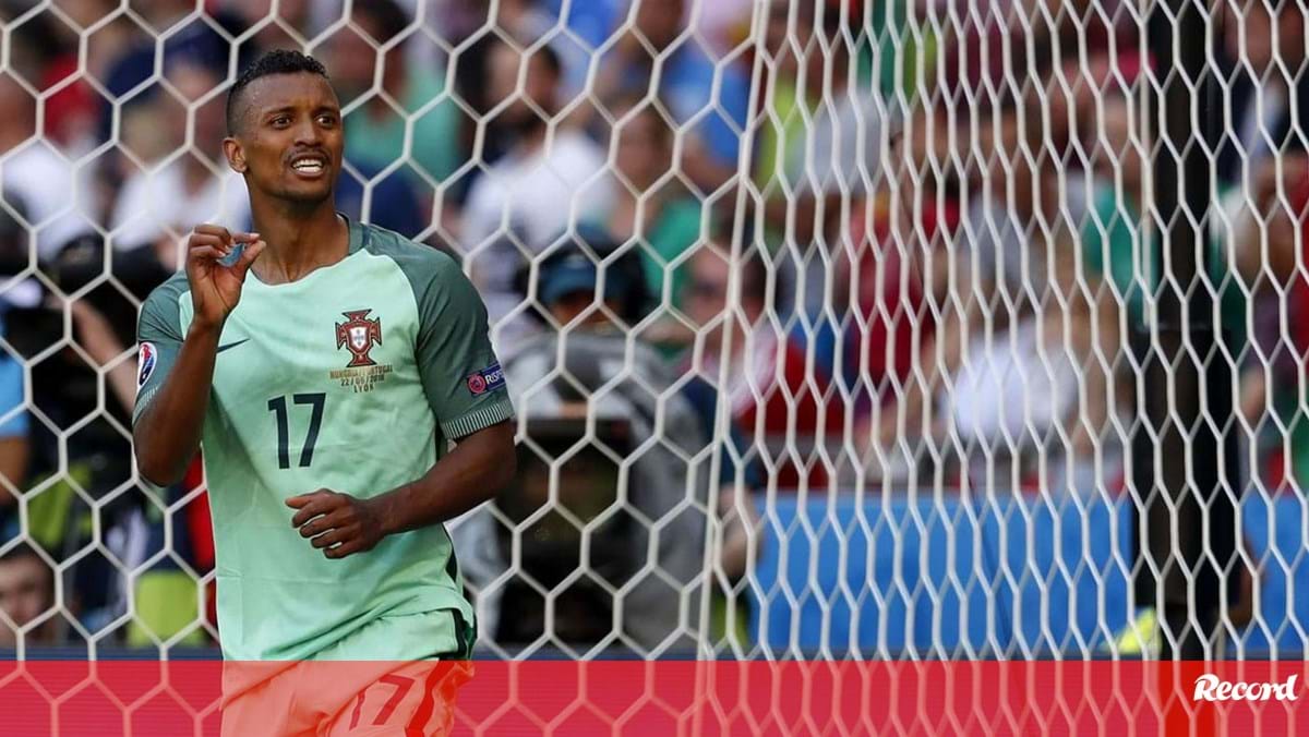 Nani explica episódio da camisola que tirou a adepto à porta do Estádio José Gomes