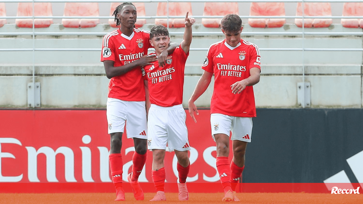 A crónica do Benfica-Santa Clara, 5-1: águia goleia no Seixal e ascende ao top-4