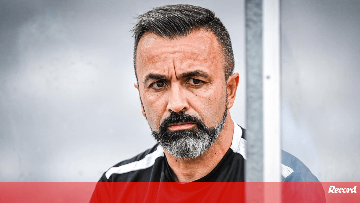 Carlos Vaz Pinto deixa o comando técnico do Mafra ao fim de 10 jogos