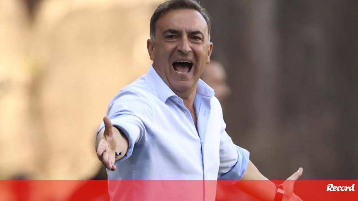 Carvalhal e a intervenção de Salvador junto do plantel: «O que posso dizer é que a equipa sentiu a derrota»