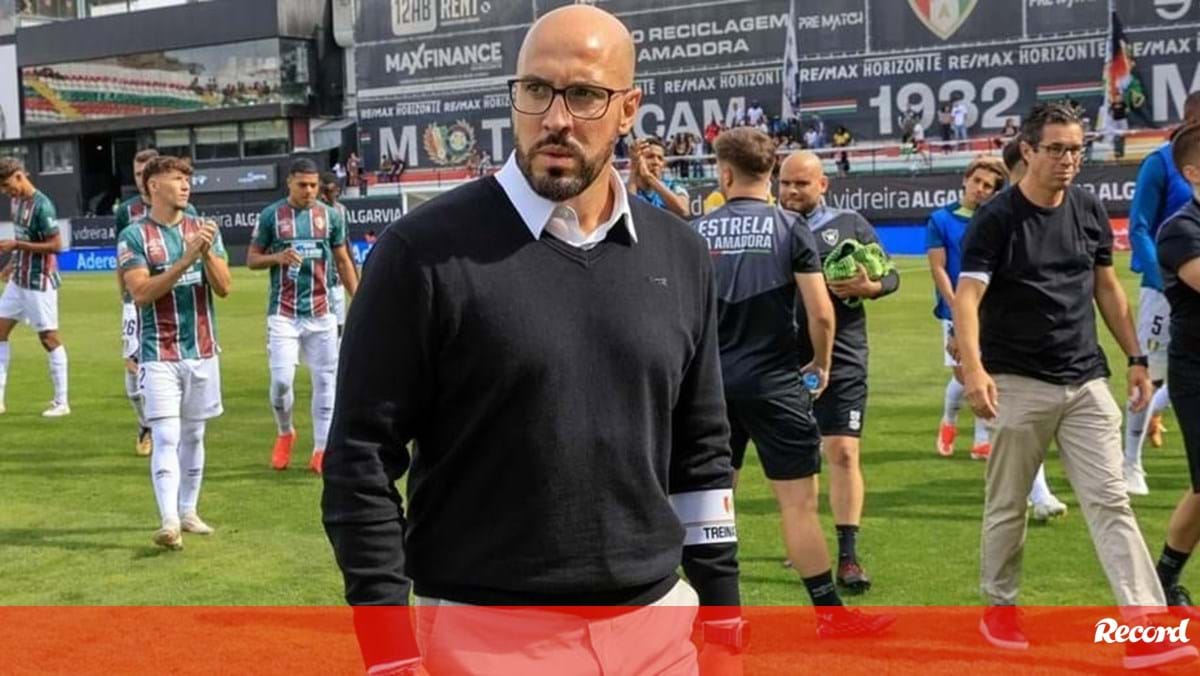 José Faria acredita que o Estrela pode travar o V. Guimarães: «Sinto a equipa mais confiante»