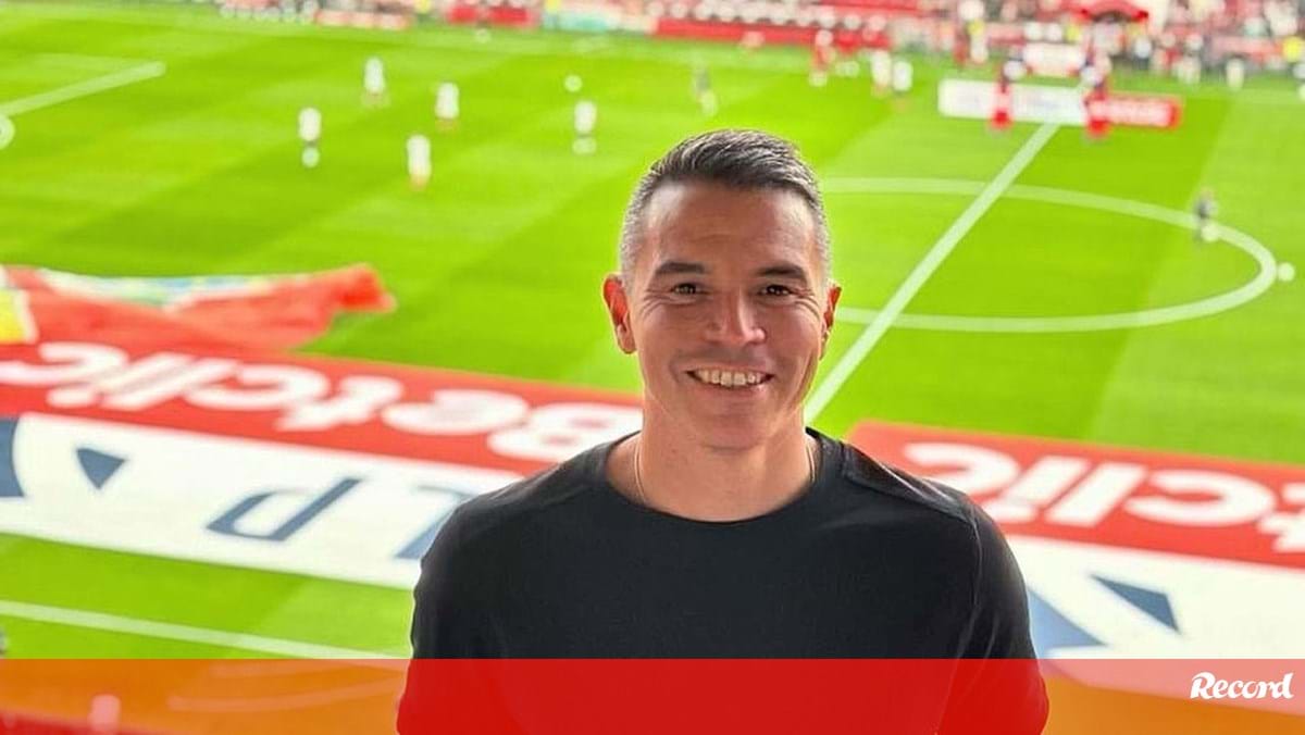 Saviola na Luz a assistir ao Benfica-Rio Ave: «Voltar é sempre uma alegria»