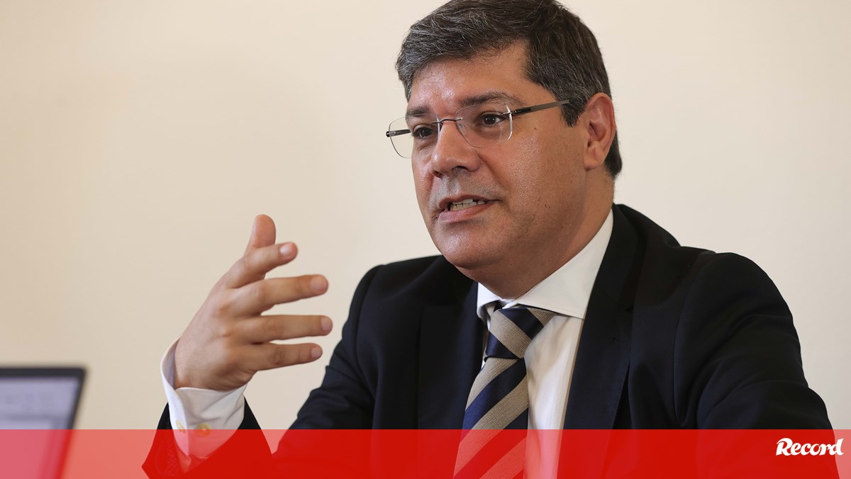 Eurico Brilhante Dias: «Sporting continuará a ser o principal candidato a ganhar o campeonato»