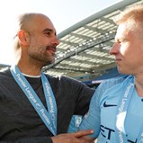 Zinchenko recorda dia em que errou um passe e Guardiola terminou o treino: «Sabia que estava em sarilhos»