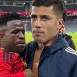 Prémio para Rodri e memes para... Vinícius Jr: redes sociais implacáveis com novela da Bola de Ouro