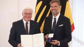Jürgen Klopp condecorado com a Ordem do Mérito da Alemanha: «O alemão mais popular do Reino Unido...»