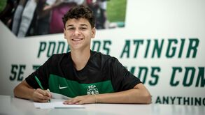 Sporting assina contrato de formação com Luca Mello