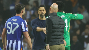 Ten Hag deixa elogios a Vítor Bruno: «Gostaria muito de falar com ele sobre a vida e o futebol»