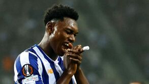 As notas dos jogadores de FC Porto diante do Man. United: é um fenómeno mas não faz tudo
