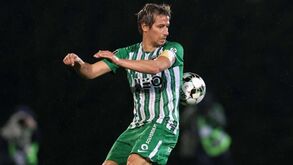 Fábio Coentrão segue 