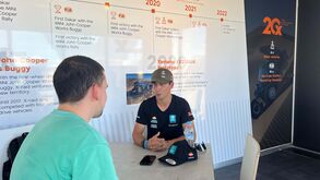 «É uma honra poder tratar o senhor Carlos Sainz por tu»
