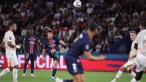 Crise com os direitos televisivos na Ligue 1: DAZN esperava 1 milhão de assinantes e só tem... 100 mil