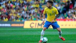 Alex Telles está de regresso à seleção brasileira