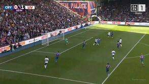 Finalização à ponta-de-lança: Diogo Jota abriu assim o marcador no Crystal Palace-Liverpool