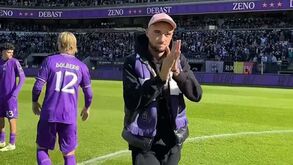 Debast voltou a 'casa' e foi homenageado antes do Anderlecht-Standard Liège