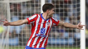 Assistência de calcanhar de Griezmann e Álvarez a marcar aos 51 segundos do Real Sociedad-At. Madrid