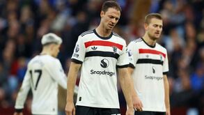Berbatov arrasa Man. United: «Jonny Evans homem do jogo? Quem esteve em campo devia ter vergonha»